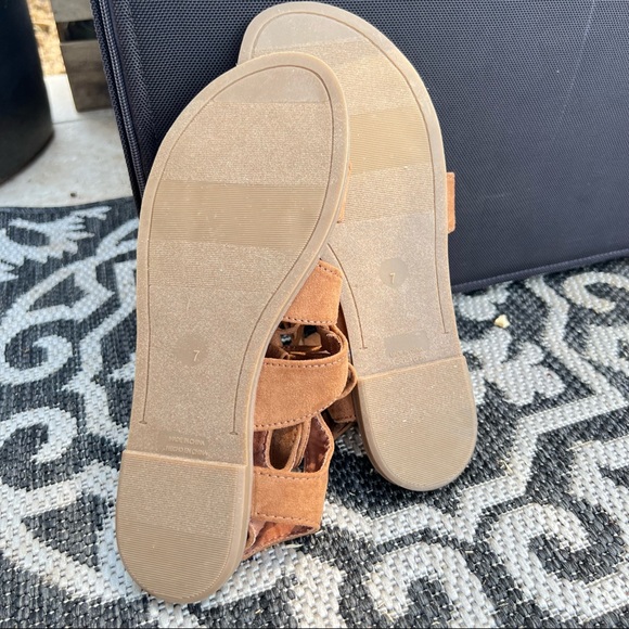 NWOT* OLD NAVY Lace-Up Gladiator Sandals in Cognac - Picture 12 of 14